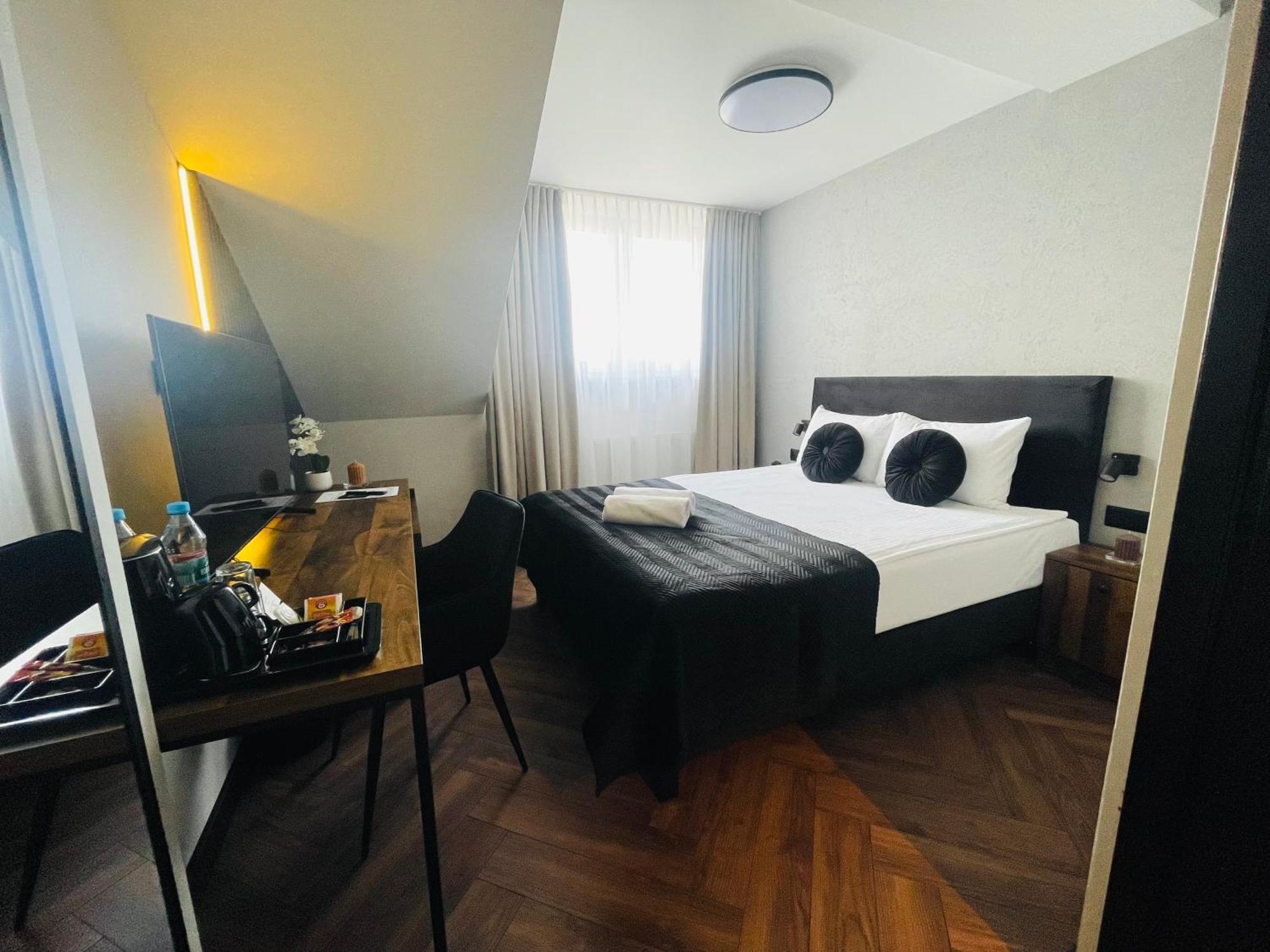 Hotel Millennium Przasnysz Exteriör bild