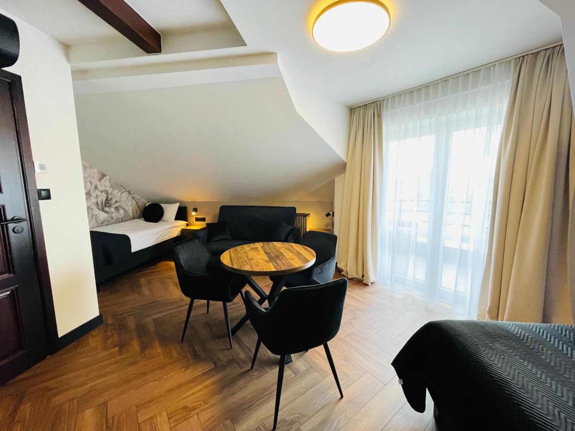 Hotel Millennium Przasnysz Exteriör bild