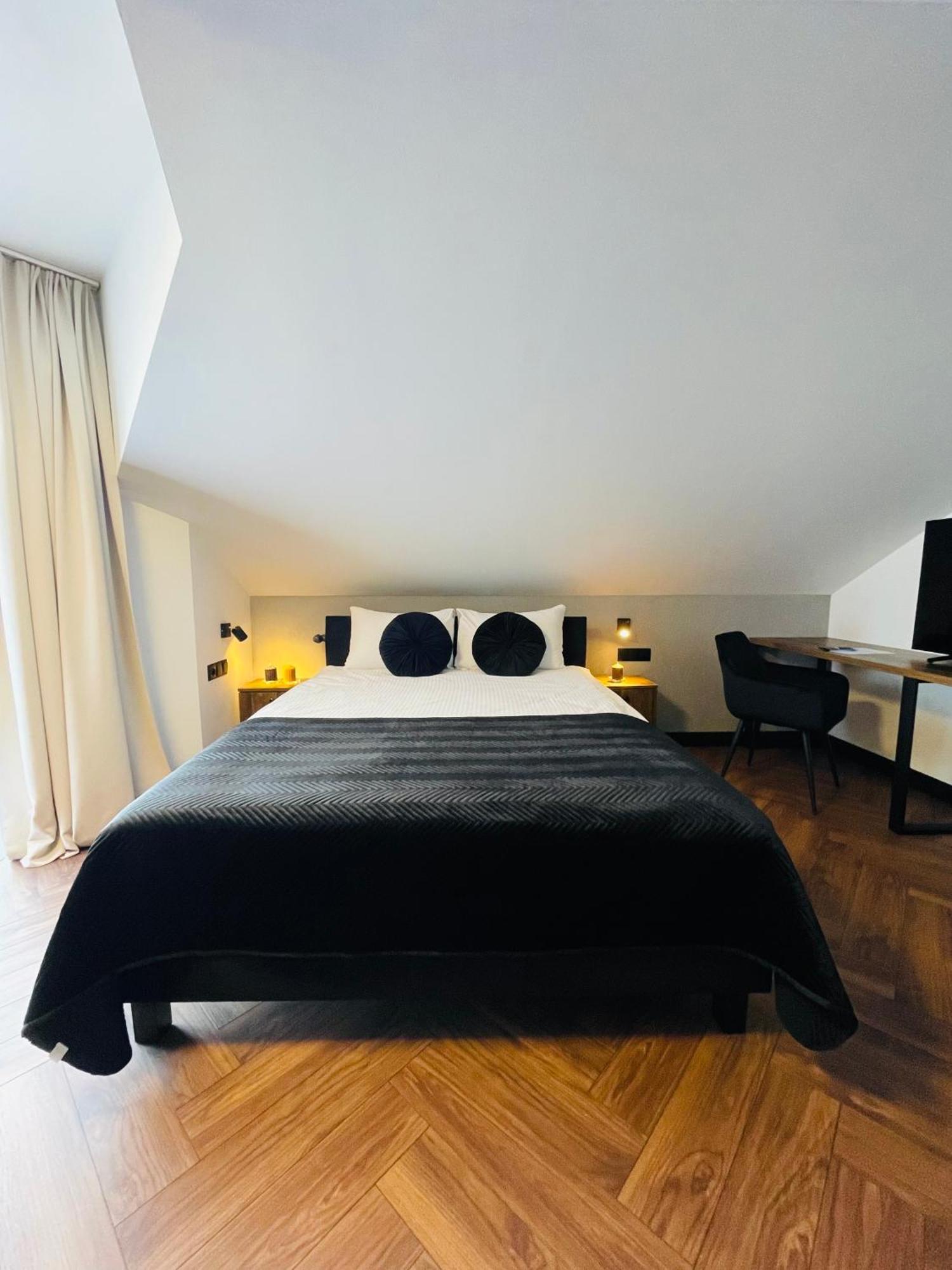 Hotel Millennium Przasnysz Exteriör bild